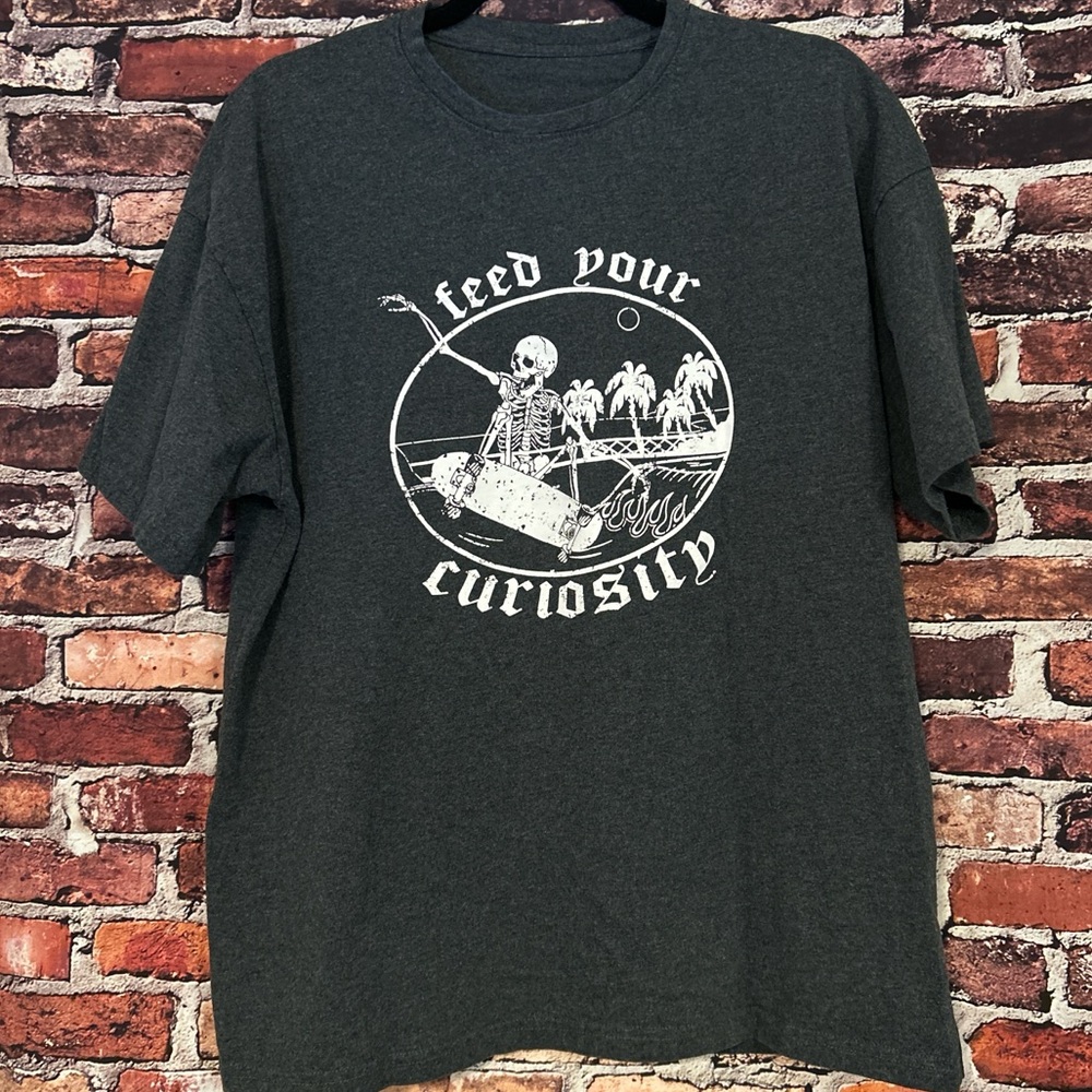 ‘Feed Your Curiosity’ Skeleton Graphic Oversized Baggy Tee Size Small